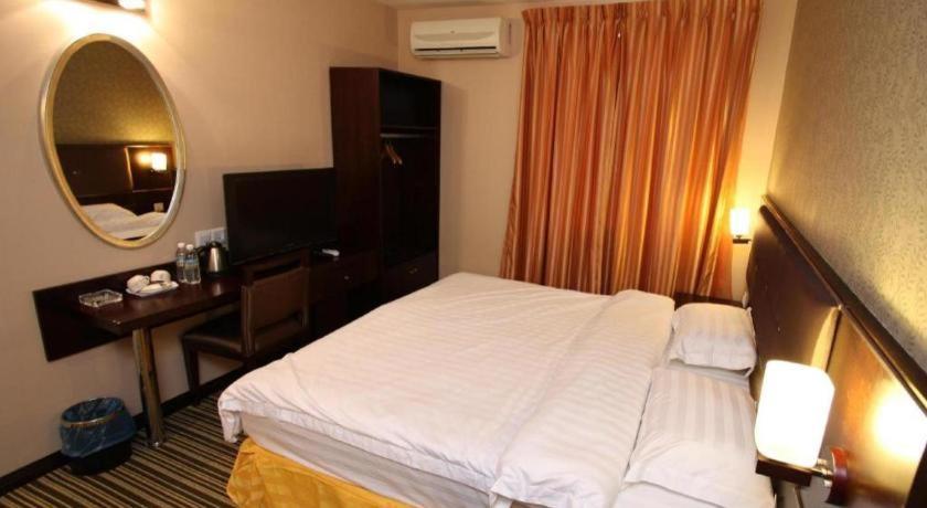 1 City Hotel Kota Kinabalu Exterior foto